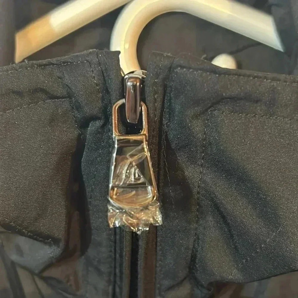 Classic LAUREN RALPH LAUREN ruffled front Jacket/Coat MEDIUM nwt - Picture 3 of 8